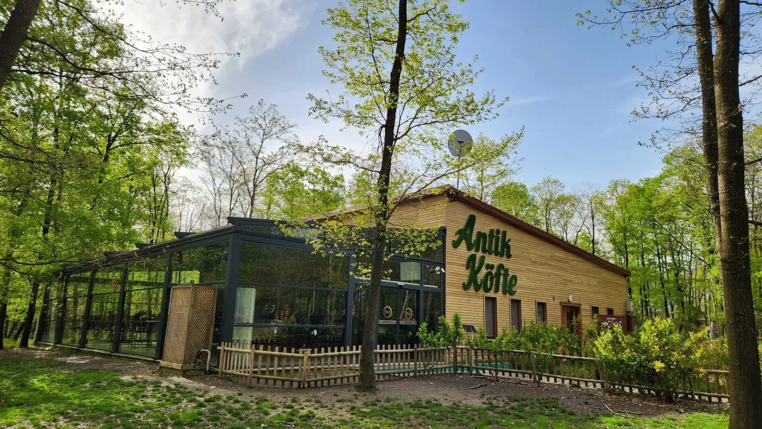Ormanya'daki Antik Köfte restoranı